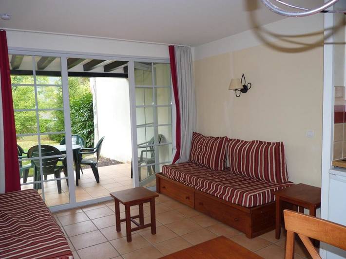 Gîte pour 5 personnes, avec piscine ainsi que vue et jardin, animaux acceptés à Uhart-Cize - 2