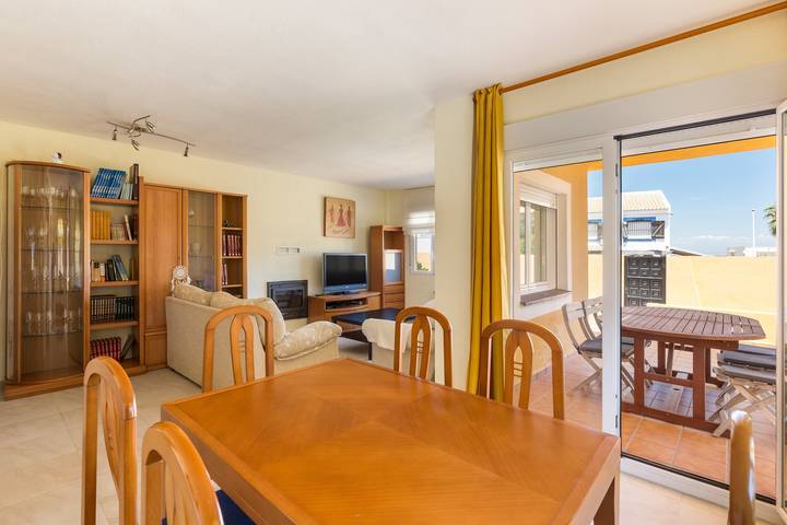 Casa de vacaciones 'La Cala' con vistas al mar, Wi-Fi y aire acondicionado in Cala de las Melvas (Cartagena), Cartagena