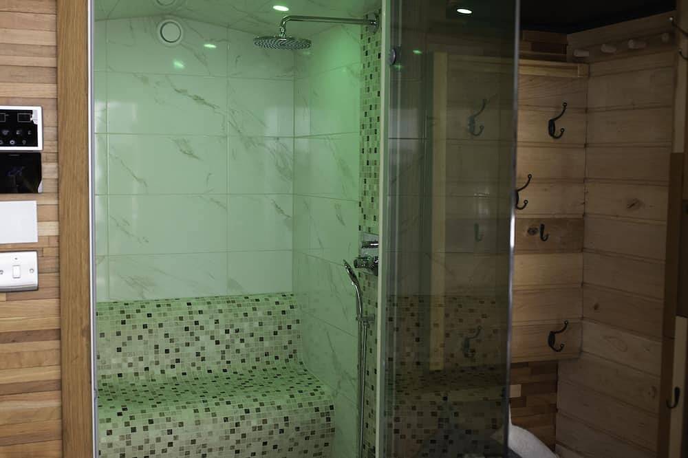 1 Bedroom Guest House with Steam Room and Sauna in Swanley, Kent