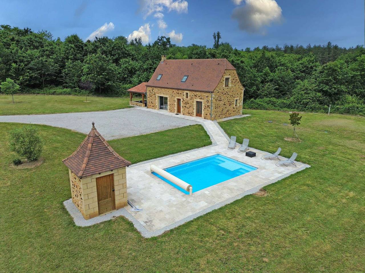 Appartement de vacances entier, La Lino du Bugassou avec piscine privée in Mauzens-et-Miremont, Périgord Blanc