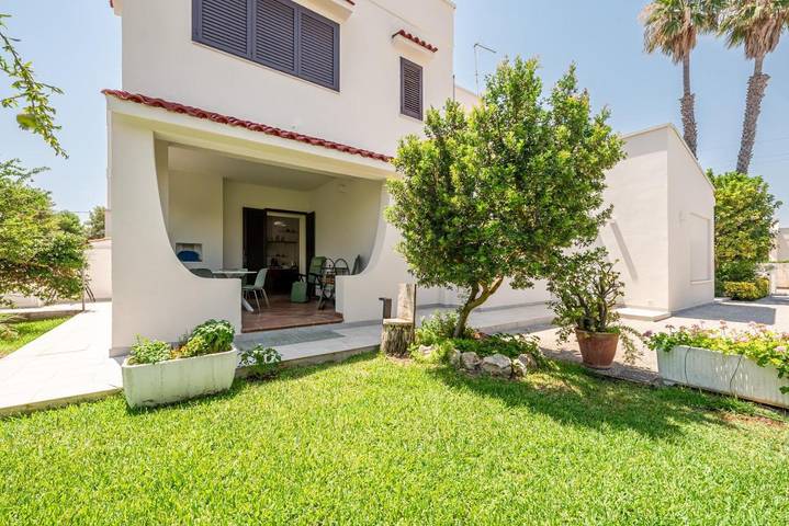 Maison de vacances pour 6 personnes, avec Balcon et Terrasse ainsi que Jardin et Vue à Rosa Marina