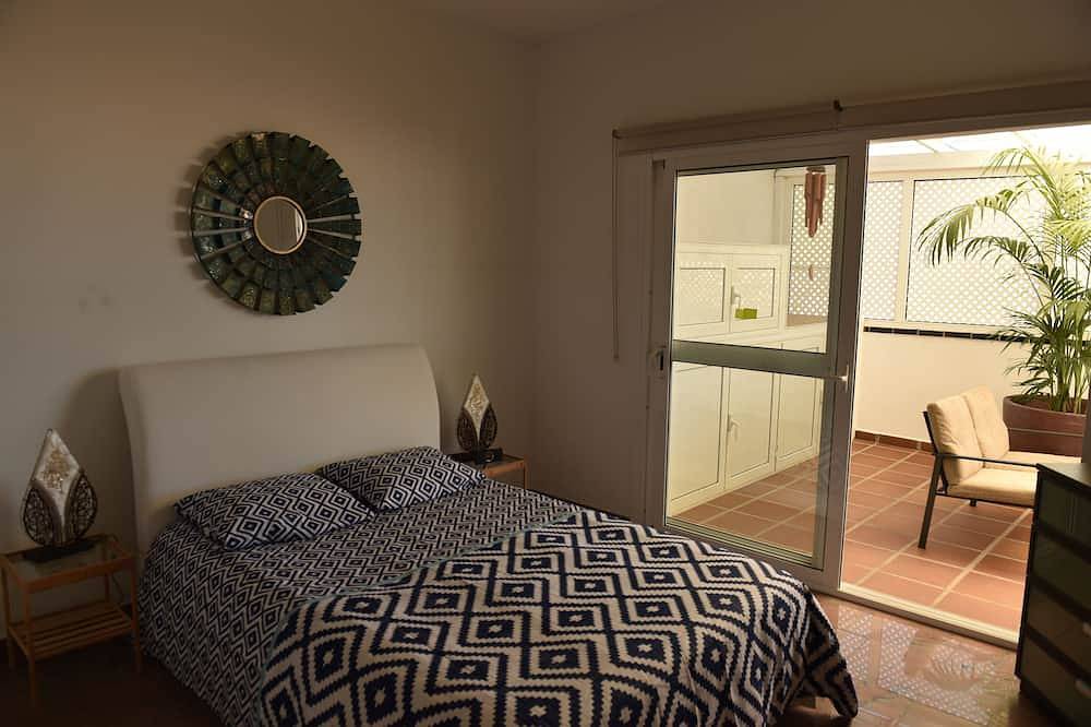 Apartamento entero, Atico 120m2, a 200m de la playa, mar y pueblo. in Morro del Jable, Pájara