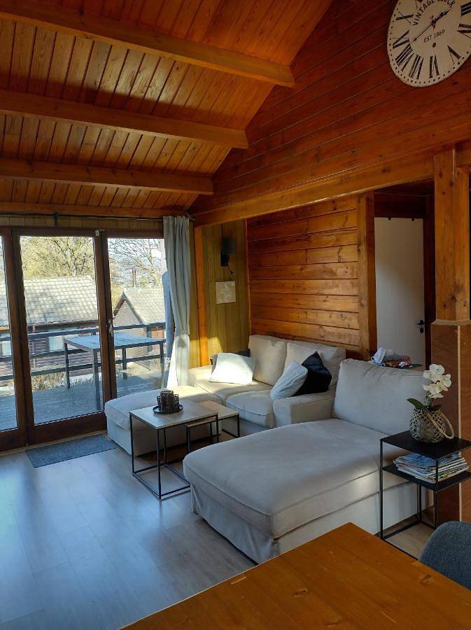 Gîte pour 4 personnes, avec terrasse et vue, animaux acceptés à Rendeux - 4