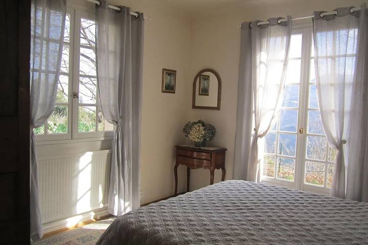 Gîte pour 7 personnes, avec jardin et terrasse, animaux acceptés à Montferrer - 4