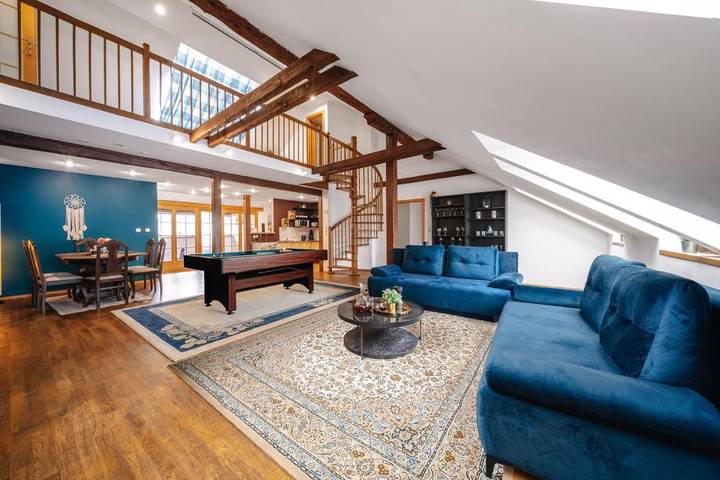 Loft dla 10 osób, z basen i balkon w Praga