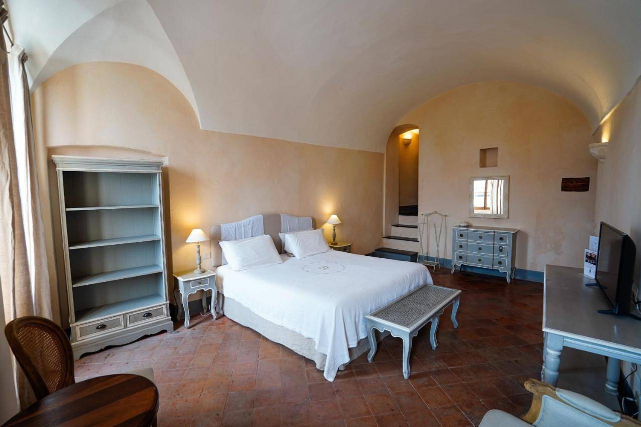 Dormiusa in Bordighera, Riviera di Ponente