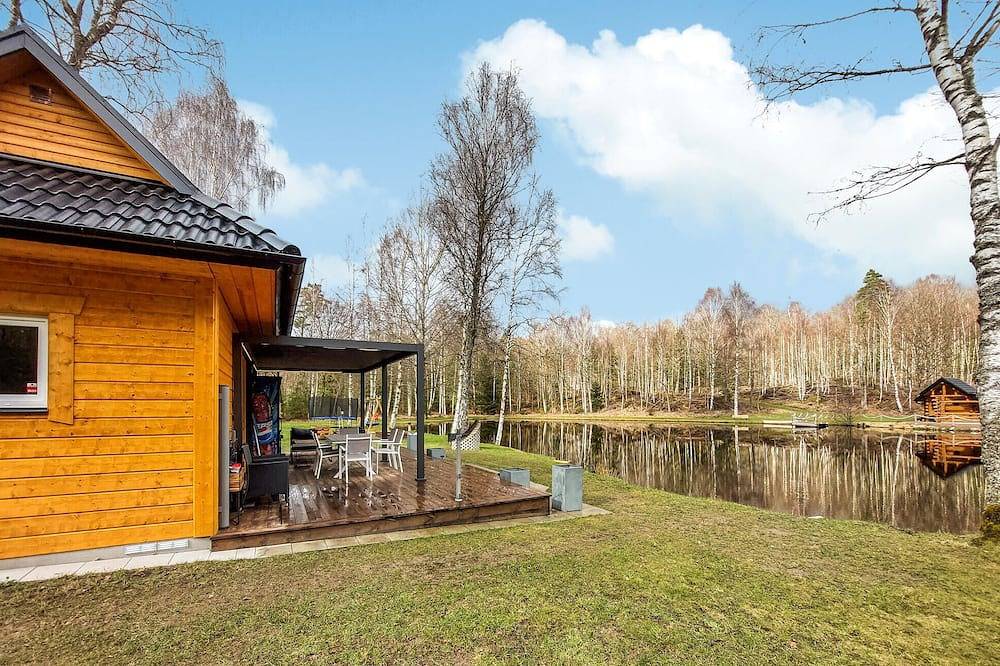 Beautiful home in Bjärnum with Wifi in Hässleholm region