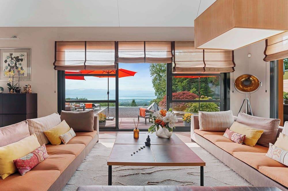 Exclusive Geneva Region Retreat with Pool in Arzier, Massif du Jura