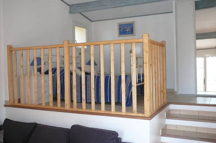 Bastidon indépendant dans grande propriété in Roquevaire, Côte méditerranéenne (France)