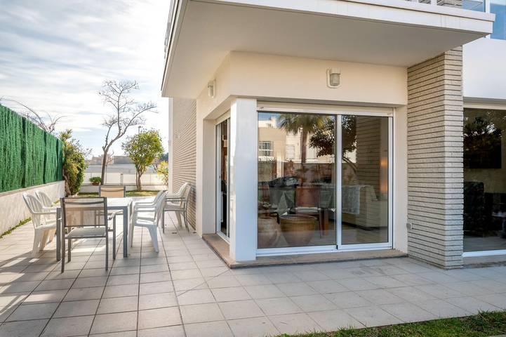 At083 Creixell: Maison mitoyenne pour 10 personnes avec piscine commune in Creixell, Costa Dorada