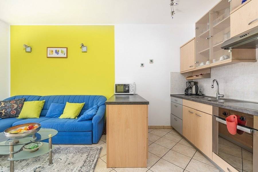 Ganze Wohnung, Schöne Wohnung mit Balkon und Gartenblick in Karigador, Umag und Umgebung