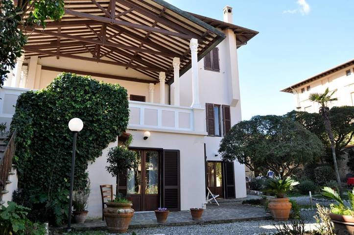 Appartamento per 6 persone, con Balcone e Terrazza nonché Giardino e Panorama a Marina di Pisa