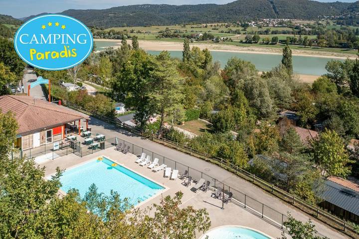Location de vacances pour 6 personnes, avec Terrasse ainsi que Bassin pour enfant et Piscine à Matafelon-Granges