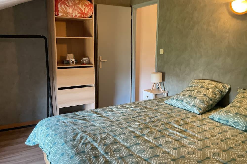 Entire apartment, A Cluny-Style Interlude in Cluny, Mâcon region