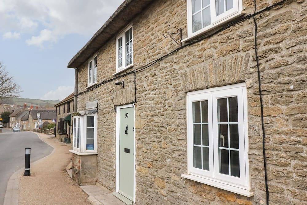 Cottage for 4 People in Burton Bradstock, Jurassic Coast
