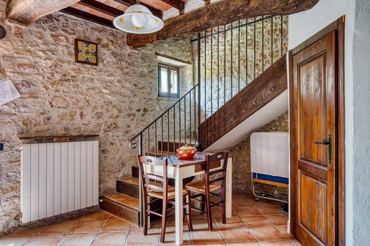 Farmhouse 'Casale Storico Xvii Sec - Tulipano' with Mountain View and Shared Pool in Giano dell'Umbria, Perugia Province