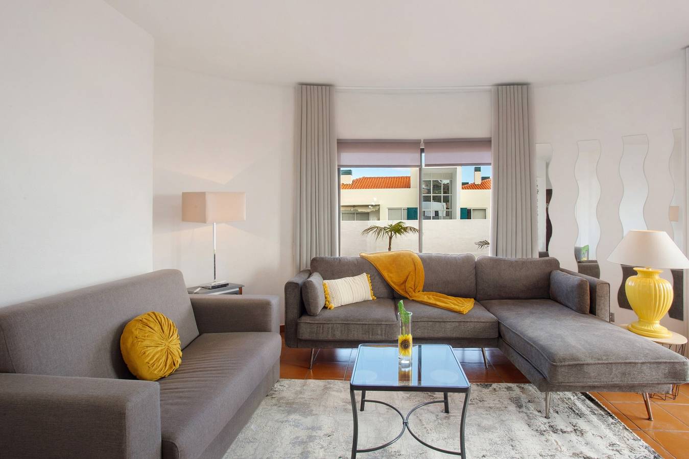 Appartement entier, Studio « Lolita com terrasse » avec vue sur mer et Wi-Fi in Caniço, Île de Madère