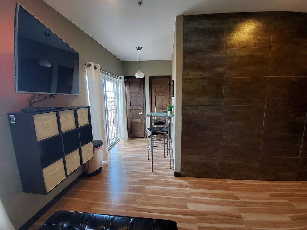 Ganze Wohnung, Luxussuite in der Innenstadt in Columbia (MO), Missouri