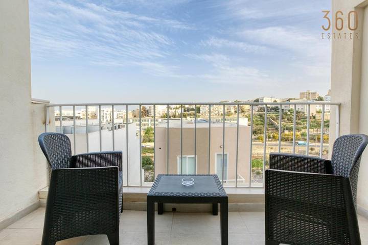 Apartment for 2 people, with balcony and view in San Giljan