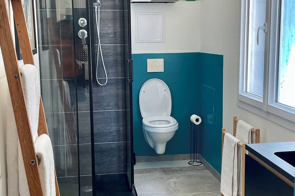 Appartement entier, Chambre et salle de bain, entrée et jardin individuels in Saint-André-de-Sangonis, Région de Lodève