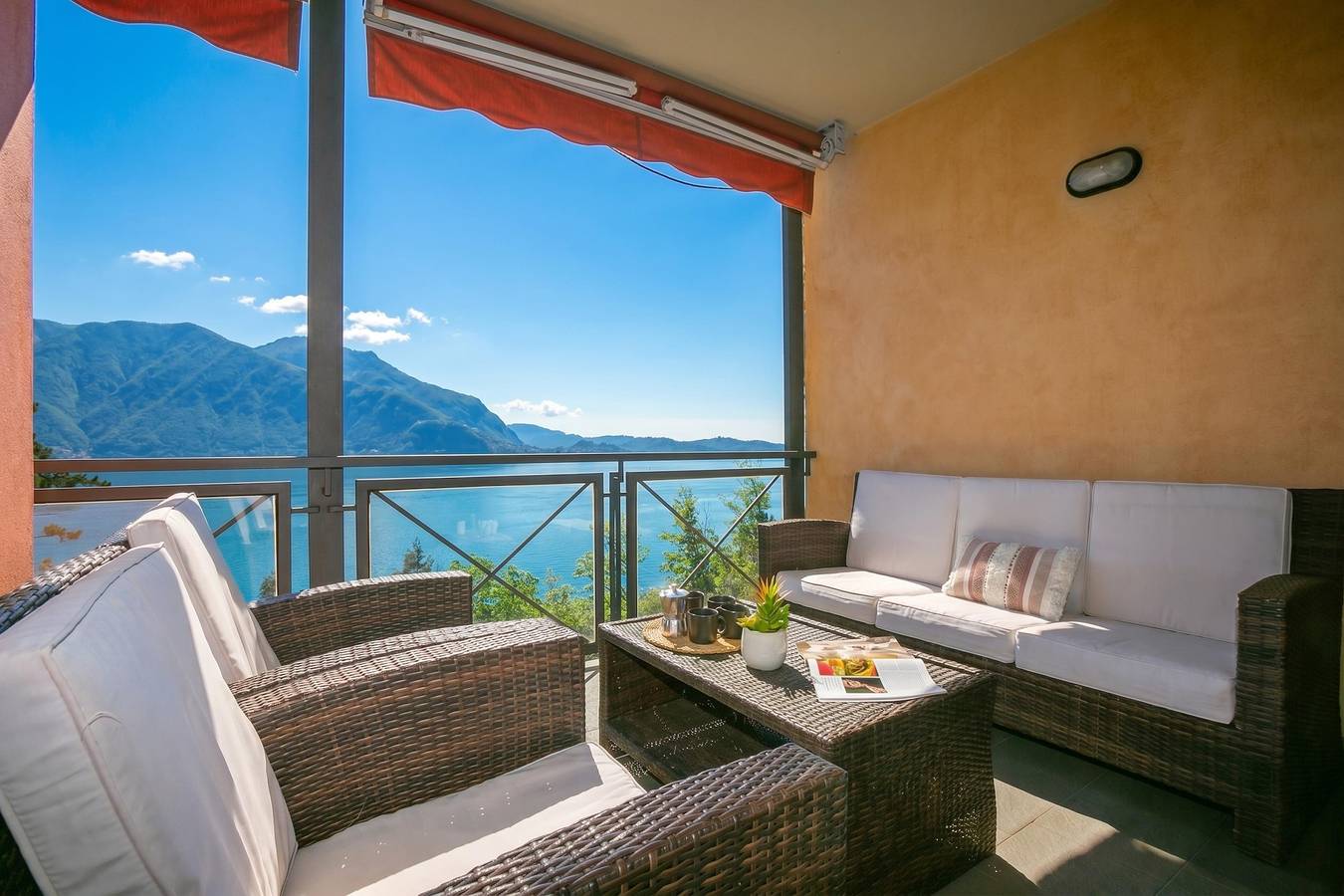 Ganze Wohnung, Panorama Fantastico Apt Pool & Beach in San Maurizio (Ghiffa), Ghiffa