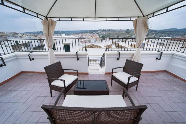 Ferienhaus für 6 Personen, mit Balkon und Terrasse sowie Ausblick in Ginosa