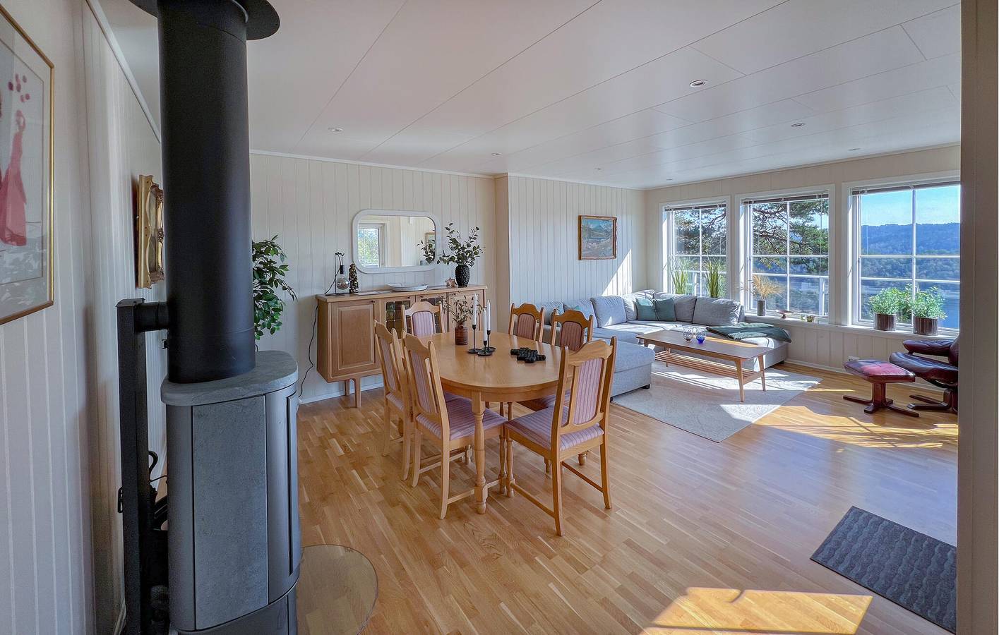 Ferienhaus für 6 Personen mit Terrasse in Lyngdal