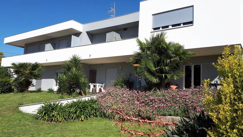 Casa rural para 3 personas, con Balcón y Terraza además de Jardín y Vistas en Salceda de Caselas