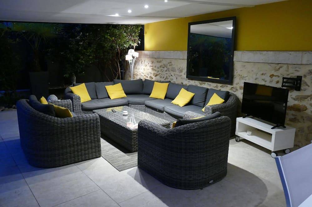 Apartamento entero, Garden apartment with swimming pool in Périgueux, Périgord Blanc