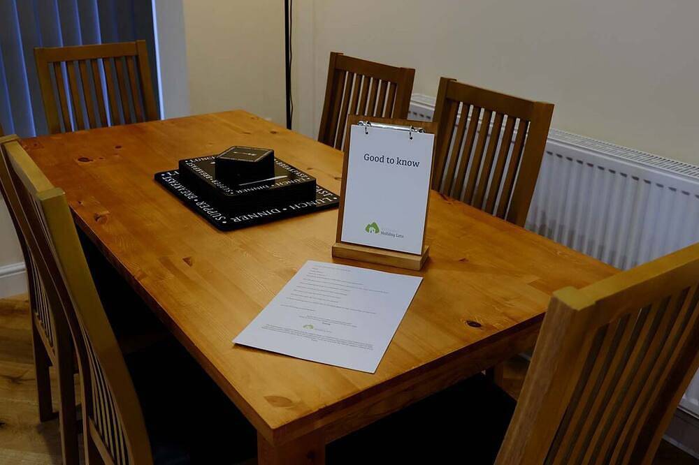 Ganze Wohnung, Apartment-Modern-Eigenes Badezimmer-Strassenblick-Old Drapers in Rhayader, Powys