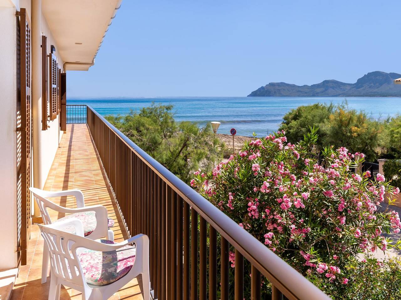 Ferienhaus 'Ran De Mar' mit Meerblick, privater Terrasse und Wlan in Playa Son Serra de Marina, Santa Margalida
