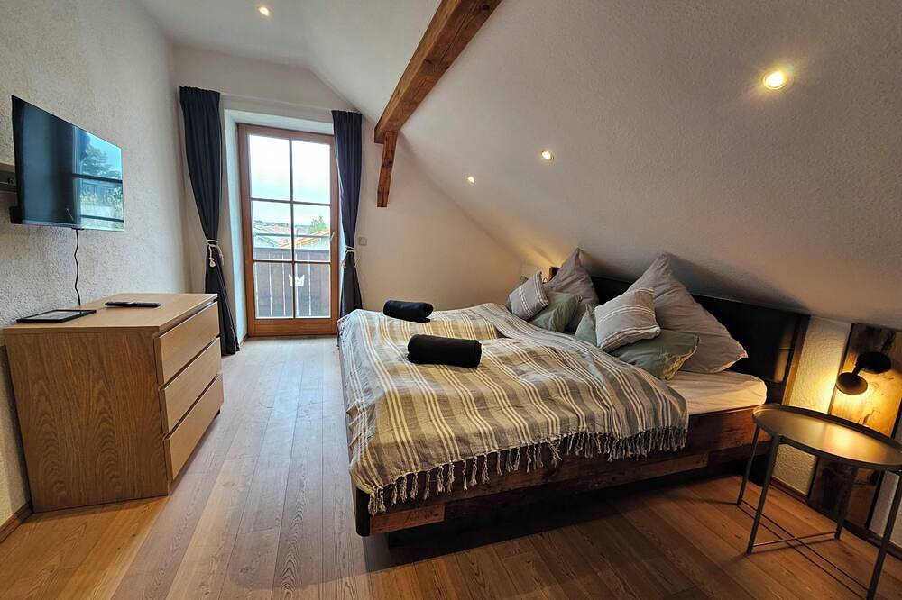 Chiemseezeit - gemütliches Ferienhaus am Chiemsee mit Kamin & Sauna in Rimsting, Chiemsee