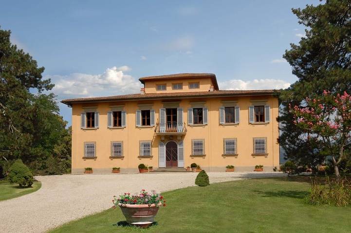Agriturismo per 14 persone, con giardino e balcone in Vicchio