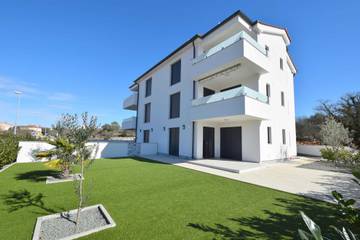 Ferienwohnung für 4 Personen, mit Balkon in Malinska