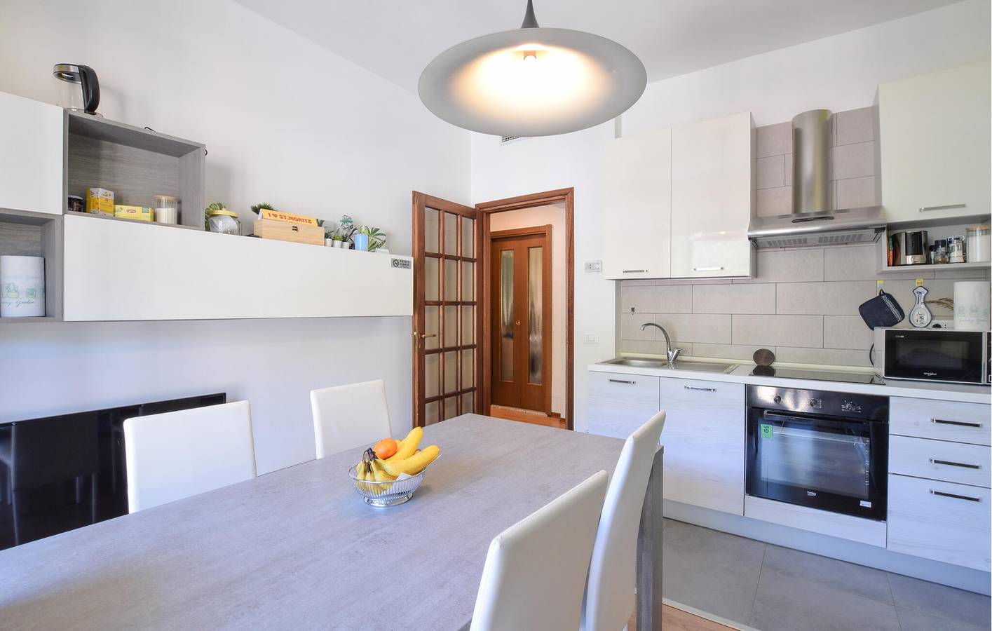 Geheel vakantieappartement, Lakeside Retreat met wifi, terras en parkeerplaats - 300 m van Lago d'Orta in Omegna, Ortameer