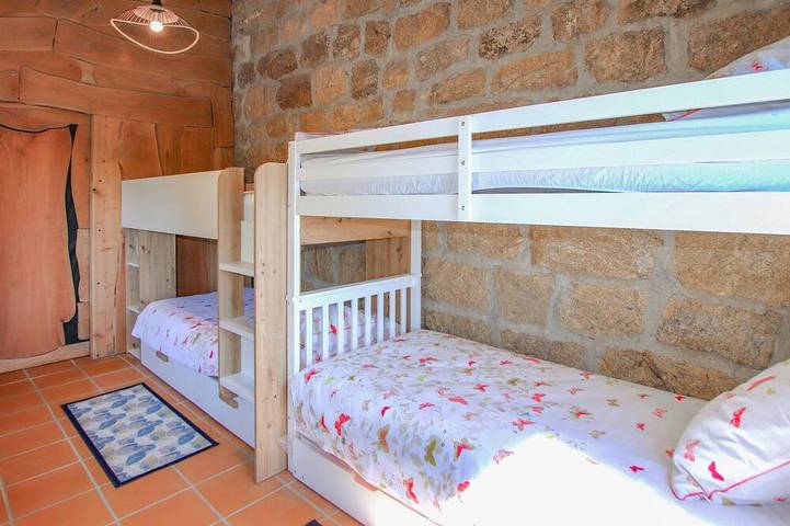 Location de vacances pour 11 personnes, avec jardin à Saint-Étienne-de-Serre - 4