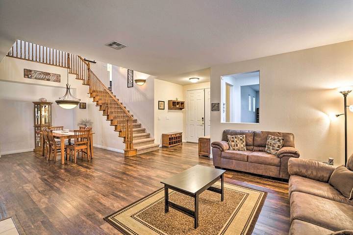 Vacation rental for 12 people, with terrace and yard in North Las Vegas