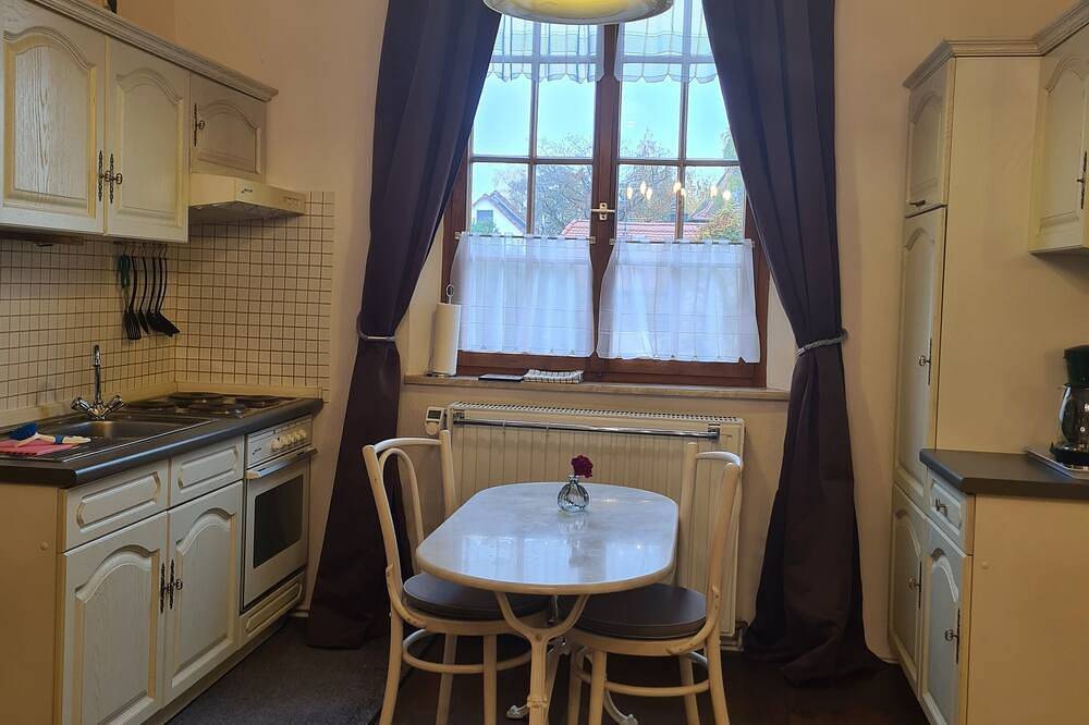 Romantic vacation apartment in a historic castle for 2-3 people in Núremberg, Frankenalb