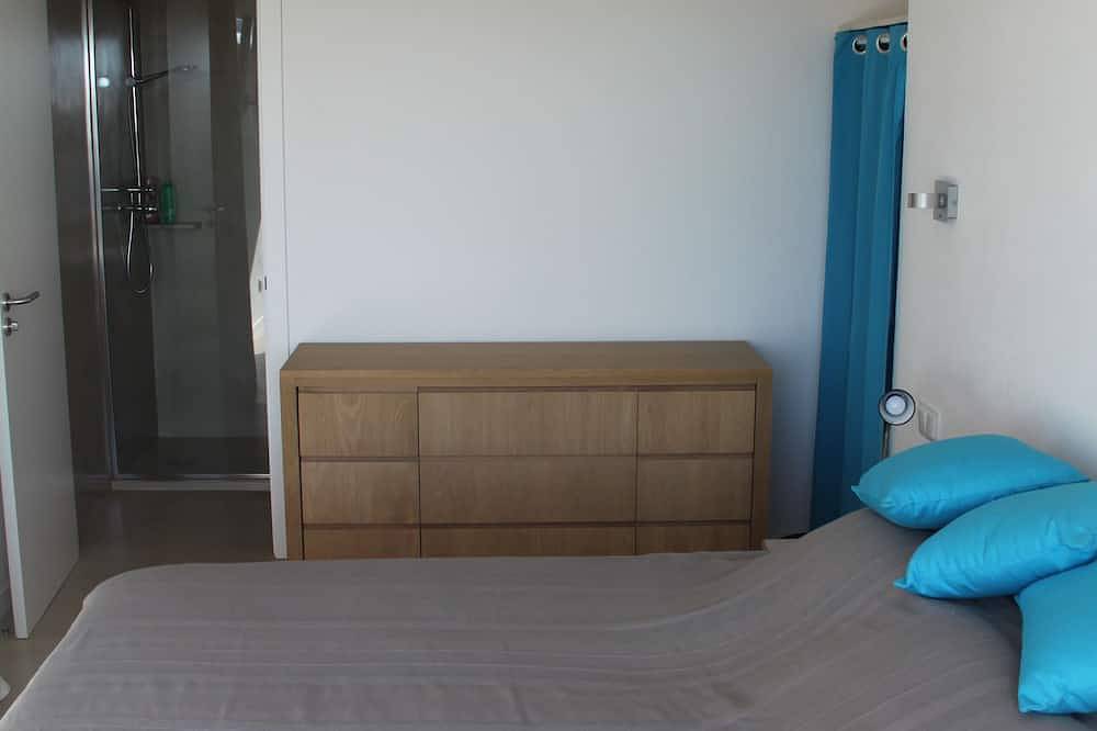 Villa belles prestations Port d'Addaia, fantastique vue, piscine privée. in Port d'Addaia, Es Mercadal