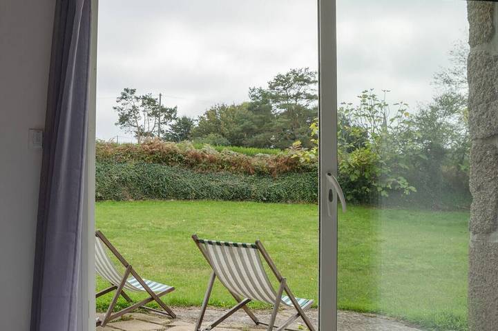 Gîte pour 8 personnes, avec jardin à Lampaul-Ploudalmézeau - 4