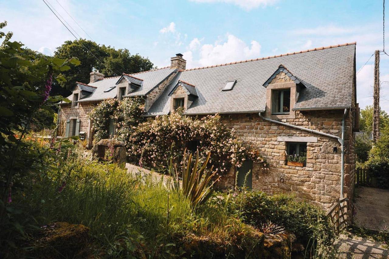 Double Room with Garden View in Lescouët-Gouarec, Région de Guingamp