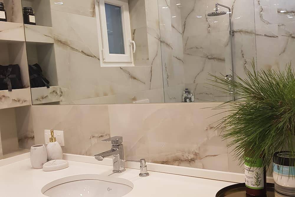 Geheel appartement, Thessaloniki City Center 2 bedroom apartment with Agia Triada church view in Faliro (Thessaloniki), Thessaloniki en omgeving