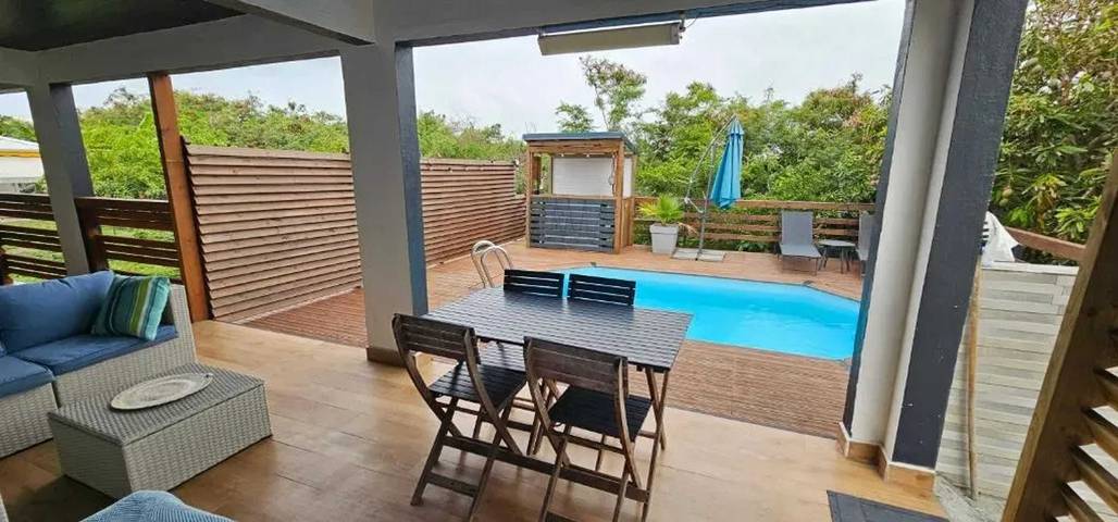 Gîte pour 2 personnes, avec terrasse et piscine à Le Moule - 2