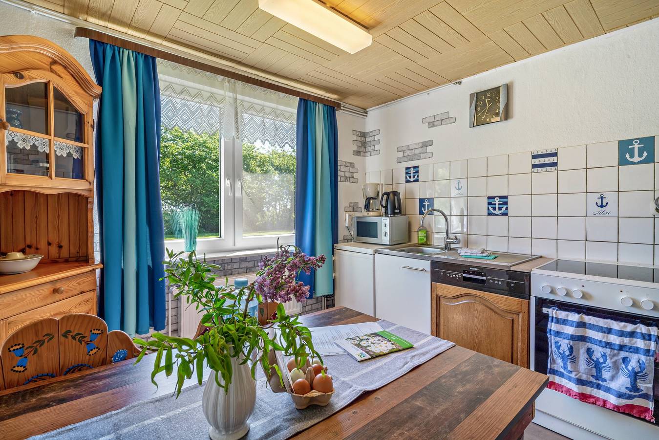 Ganze Wohnung, Ferienwohnung 'Ferienhof Knudsen, Seehase' mit Gemeinschaftsterrasse, Garten & Wlan in Pellworm, Nordseeküste