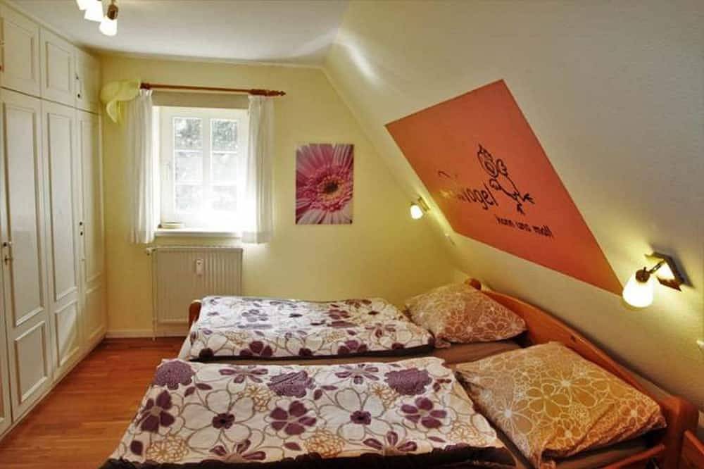 Ganze Wohnung, Bredland 2a - Whg. 5 - Ferienwohnung in Nieblum: 52 m², Terrasse & nur 200 m zum in Greveling, Nieblum