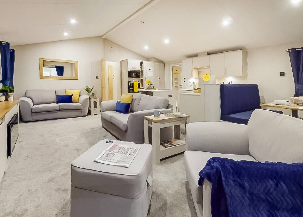 Platinum Lakeview Lodge Sleeps 8 in Lincolnshire