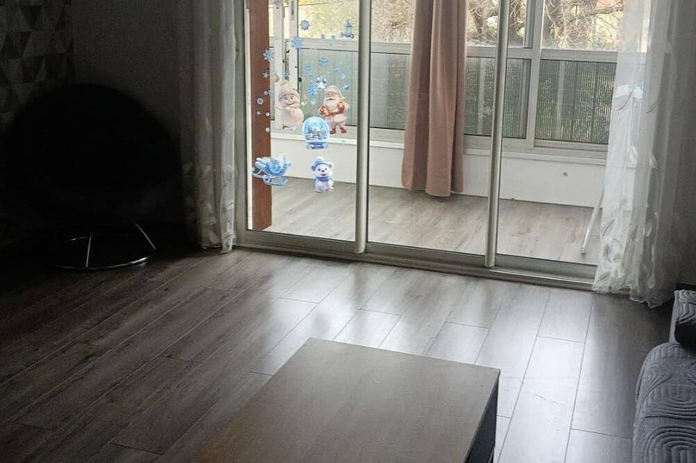 Apartamento entero, T2/70M2/4 persons near town center (700M), quiet area 2Km from the sea. in Six-Fours-les-Plages, Region de Toulon