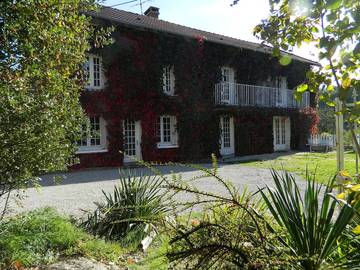 Gîte pour 15 personnes, avec balcon ainsi que jardin et piscine dans Haute-Vienne