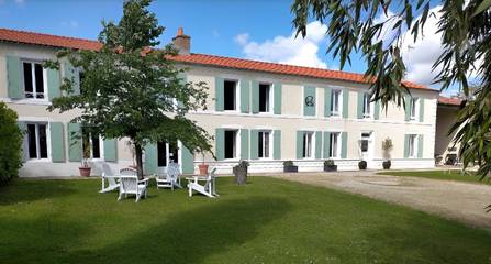 Chambre d’hôte pour 5 personnes, avec jardin et piscine en Charente-Maritime