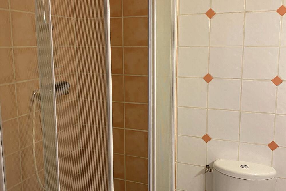 Ganze Wohnung, Studio with swimming pool Toulon ouest in Toulon, Toulon Region